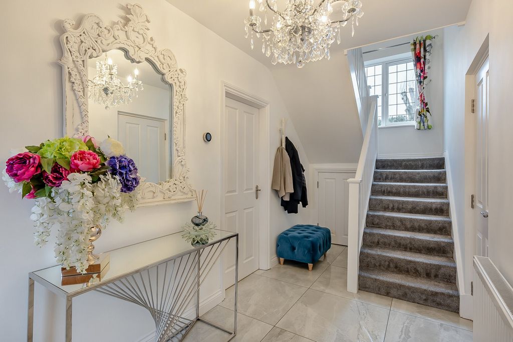 Property photo 3 of 49