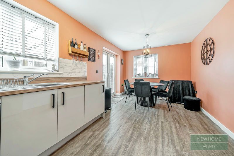 Property photo 3 of 17 Photo 9