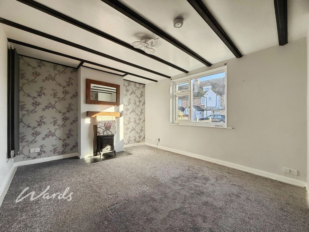 Property photo 3 of 14 Lounge