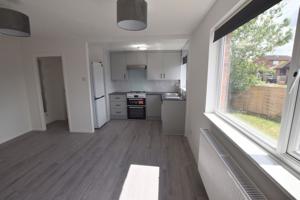 Property photo 2 of 16 6 Simonsbath Kitchen