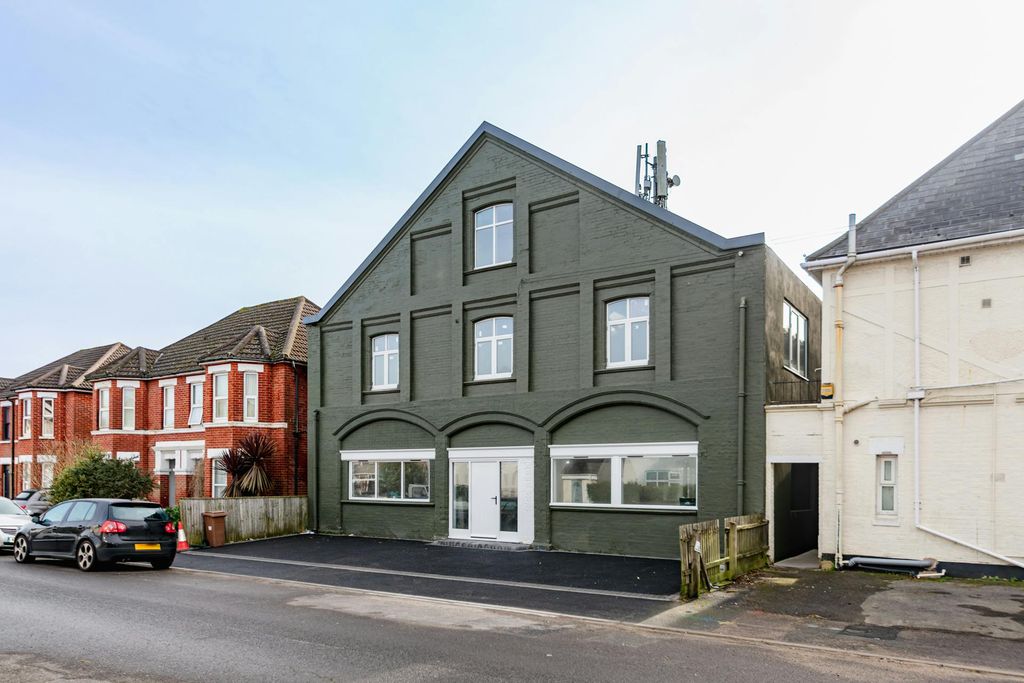 Property photo 1 of 11 18.Jpg