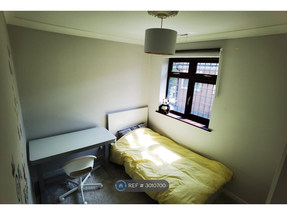 Property photo 2 of 33