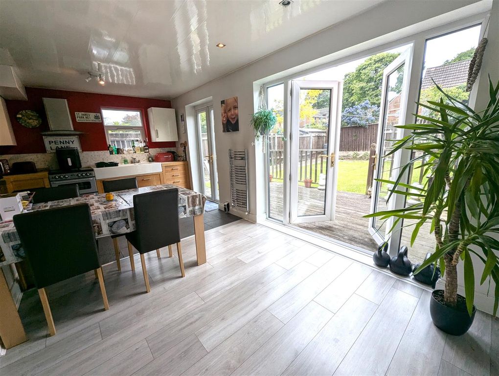 Property photo 3 of 15 Dining Room