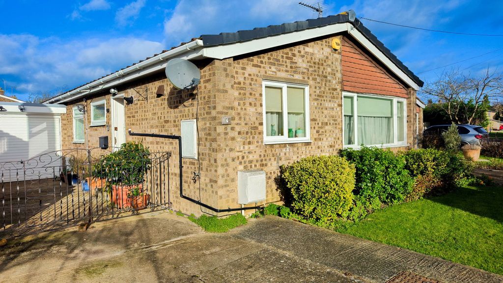 Property photo 1 of 32