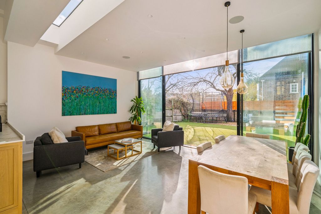 Property photo 1 of 26