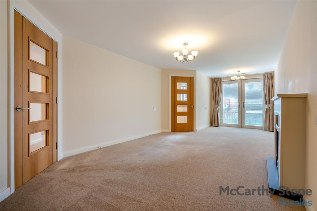 Property photo 2 of 34 8642034-Interior17.Jpg