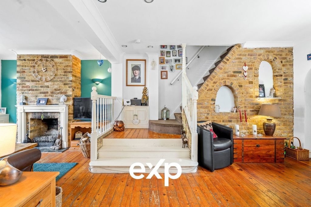 Property photo 3 of 14