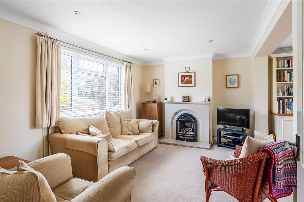 Property photo 2 of 30 4-Central-Way-25.Jpg