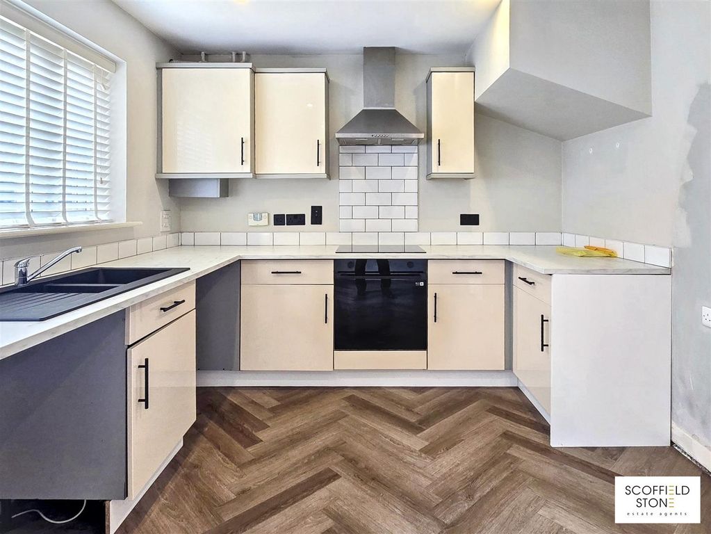 Property photo 3 of 18 Kitchen/Diner