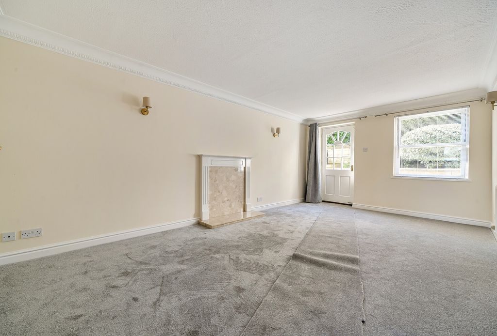 Property photo 2 of 12 1429093-9-69Baad7...