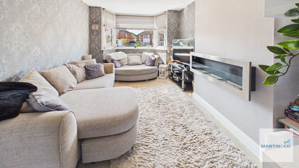 Property photo 3 of 26 Cam03663G0-Pr0263-Still031