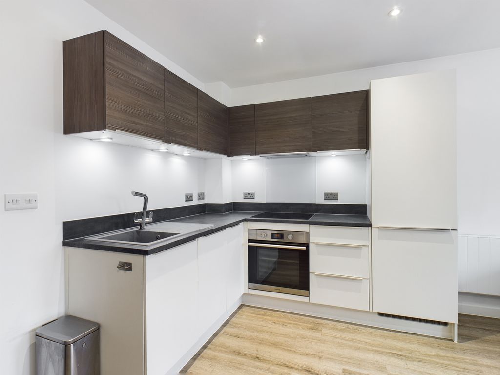 Property photo 3 of 6 Cam00868P1-Pr0102-Still02