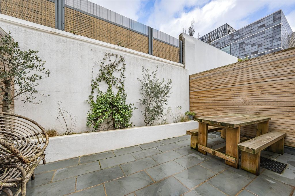 Property photo 2 of 13 Picture No. 08