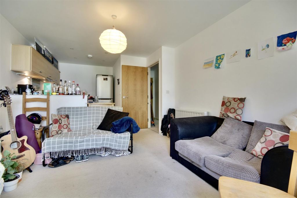 Property photo 3 of 6 72D3C0B1-C9B6-4800-A8Bd-9D1Ed88Bf3E9_1_201_A.Jpeg