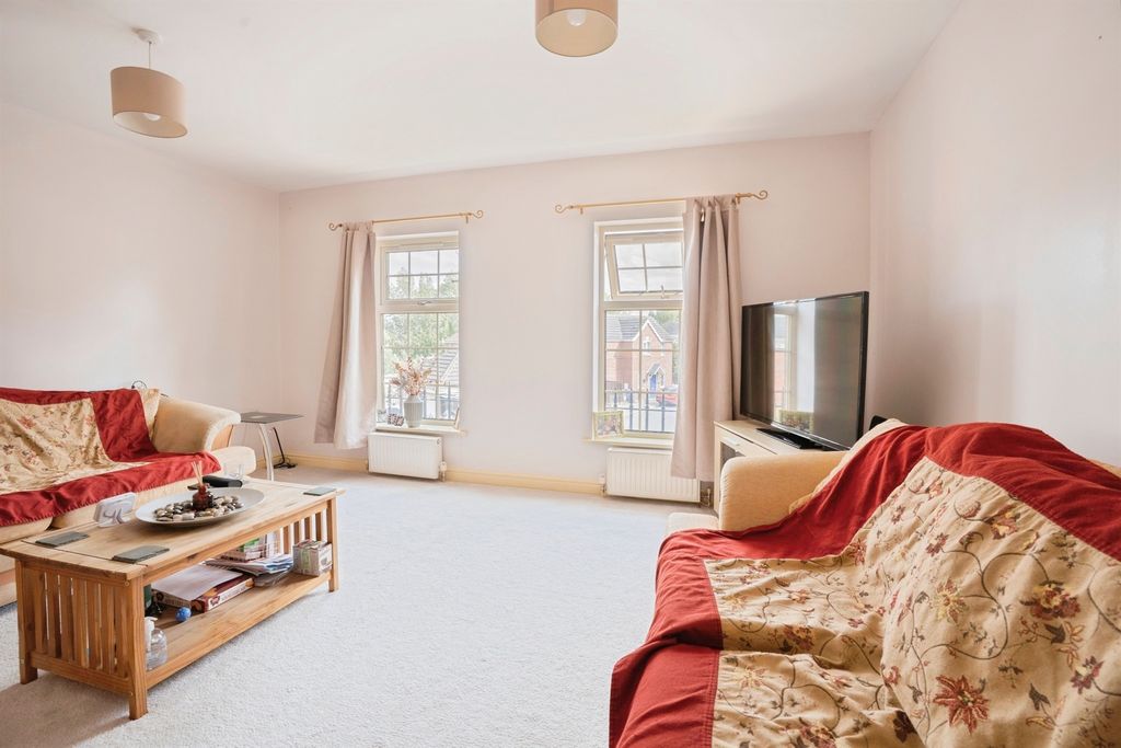 Property photo 3 of 17