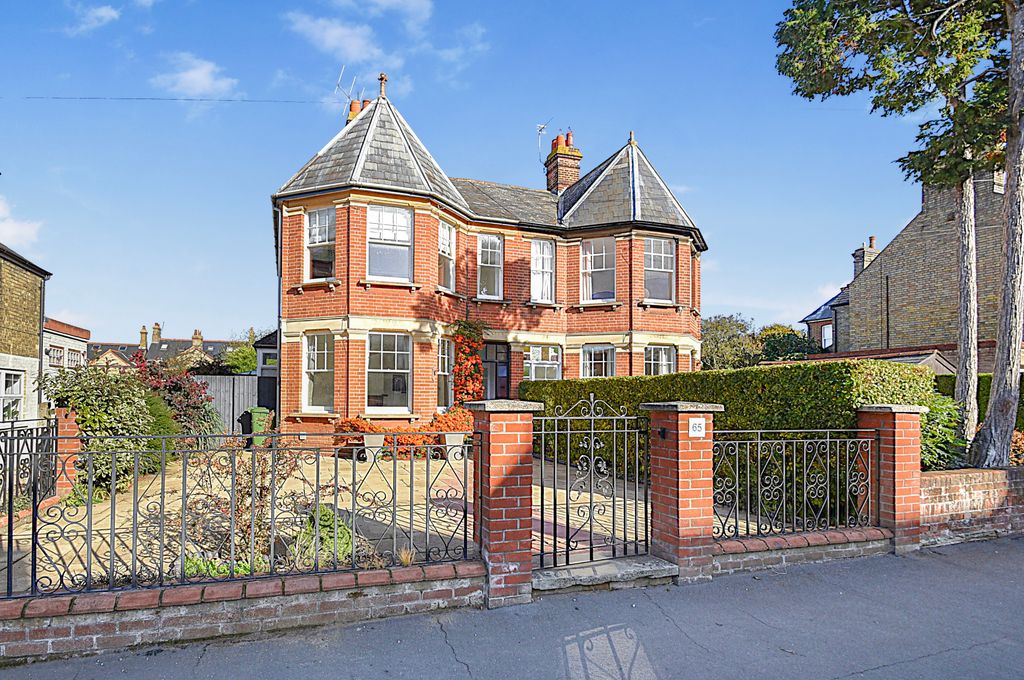 Property photo 1 of 17 761142_20251027021138