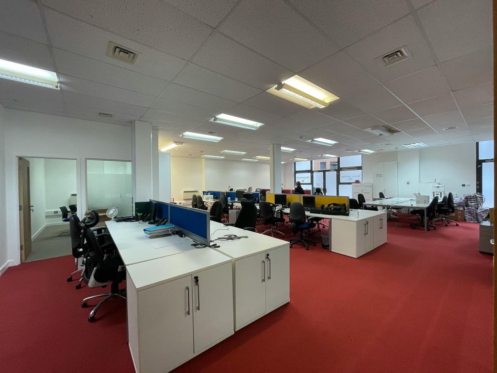 Property photo 3 of 14 Unitbholmes 10.Jpg