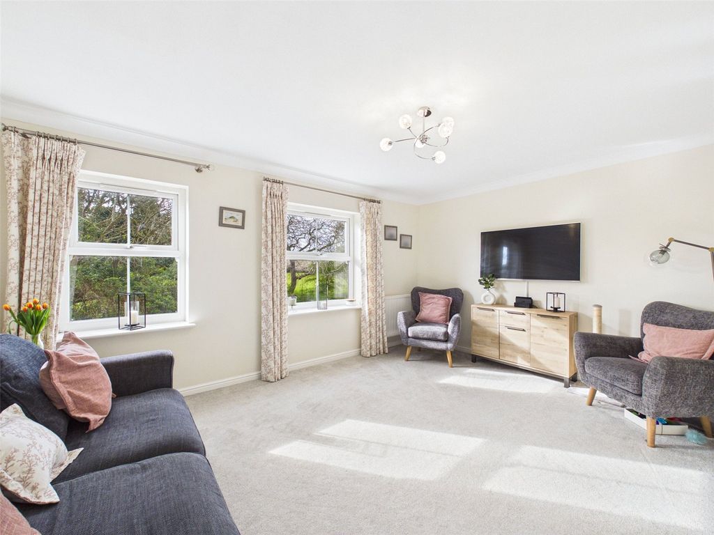 Property photo 2 of 16 Picture No. 15