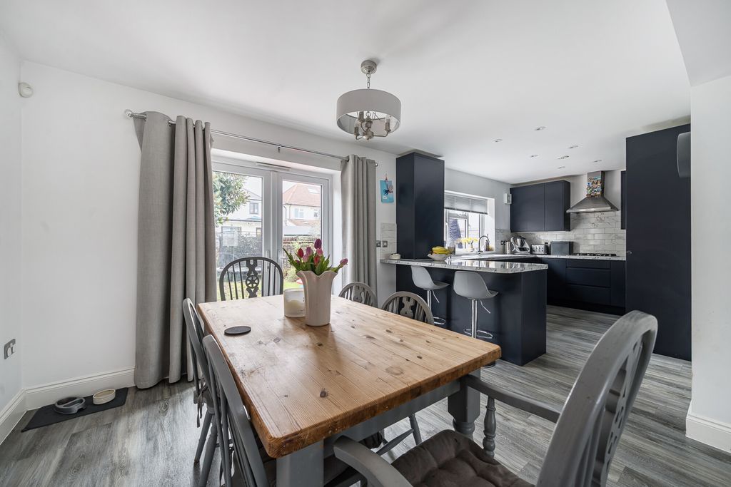 Property photo 3 of 13 Dining Area