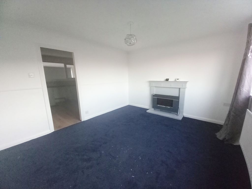 Property photo 2 of 10 Lounge