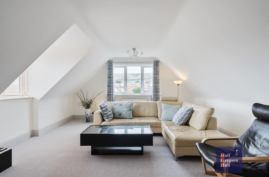 Property photo 2 of 14 Bfaa5d4E-81B7-4A14-8A78-83451Eca86B0.Jpg