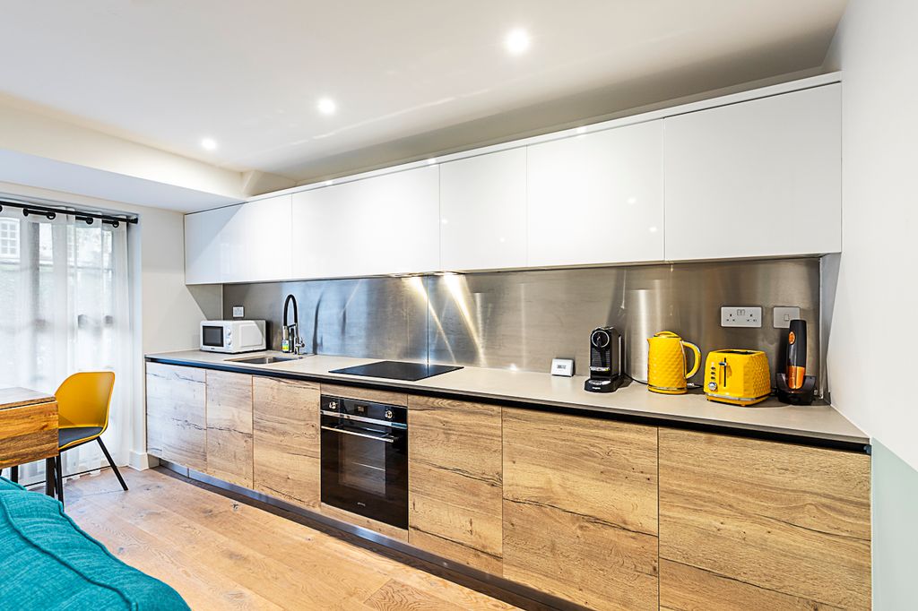 Property photo 2 of 26