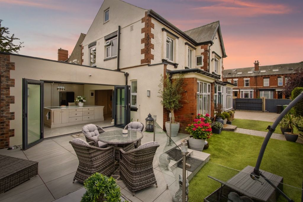 Property photo 1 of 27