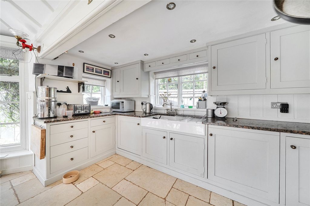 Property photo 2 of 21 Picture No. 28