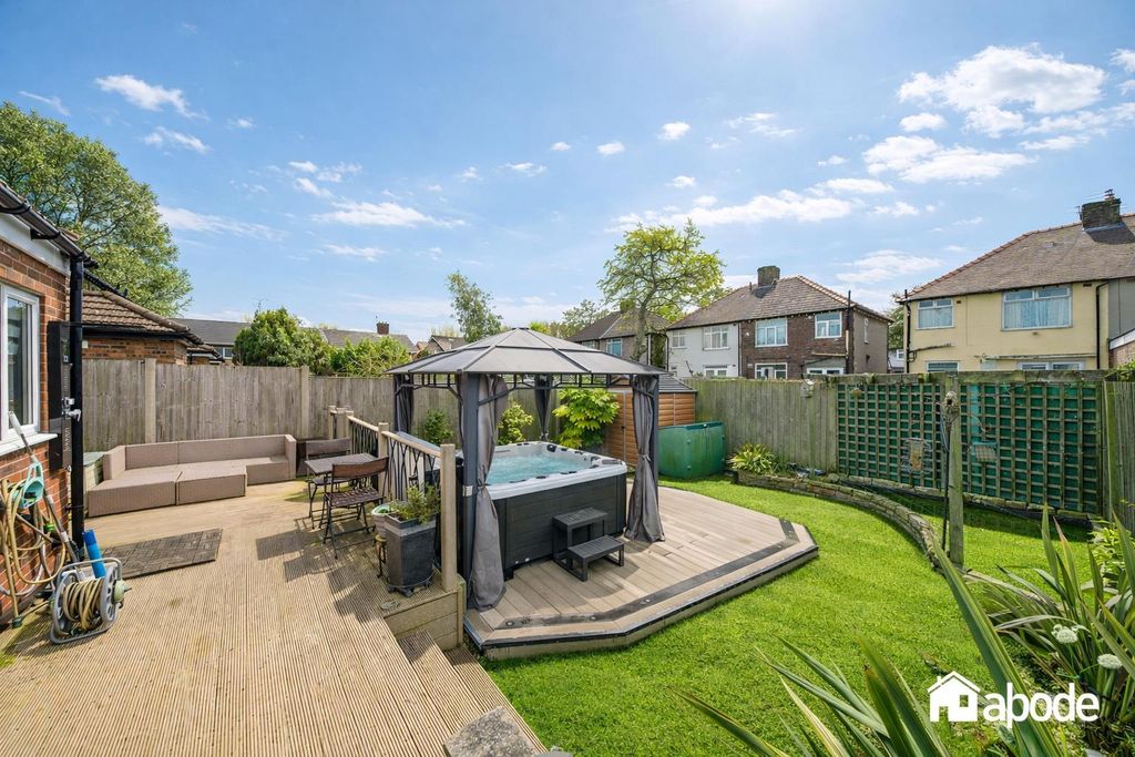 Property photo 2 of 22 999.Jpg