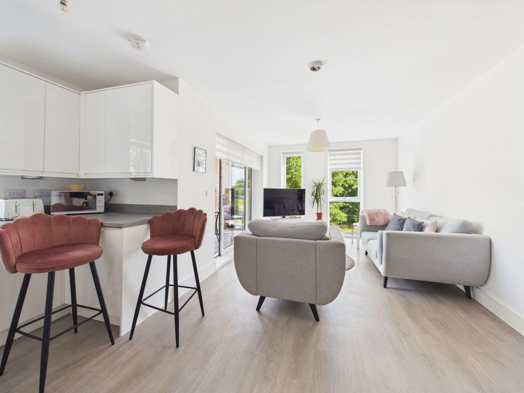 2 bed flat for saleBishop Path, Locking Parklands, Weston-Super-Mare BS24 photo 5