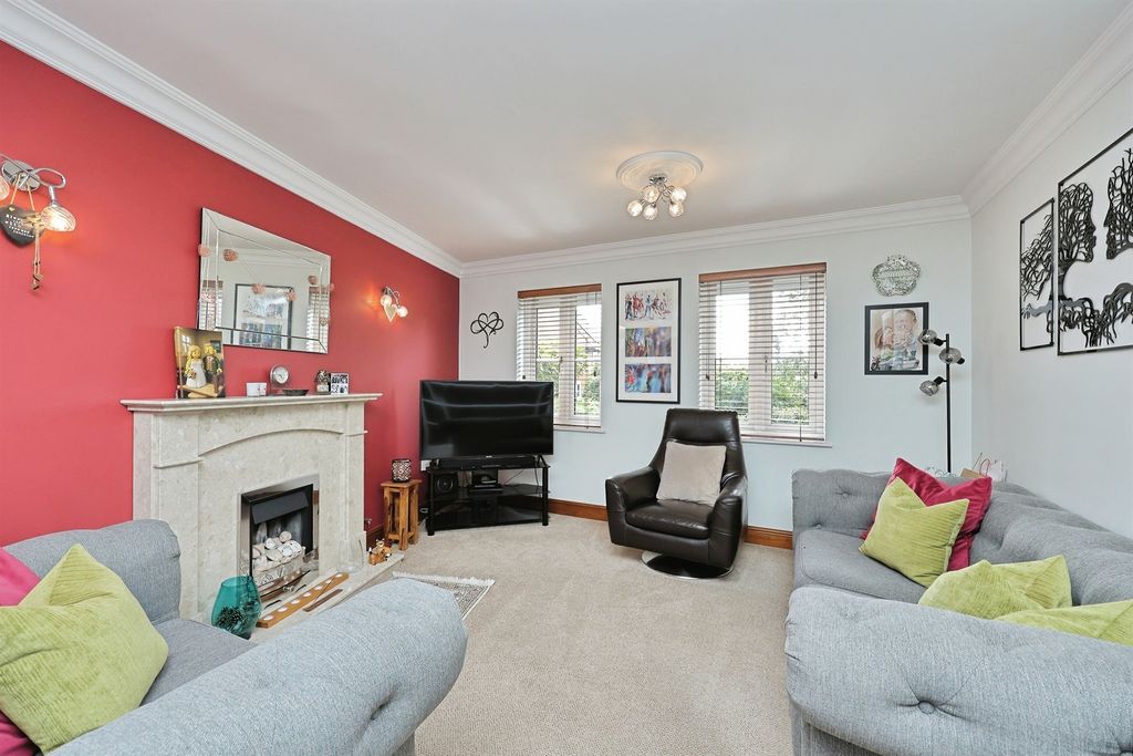 Property photo 2 of 20