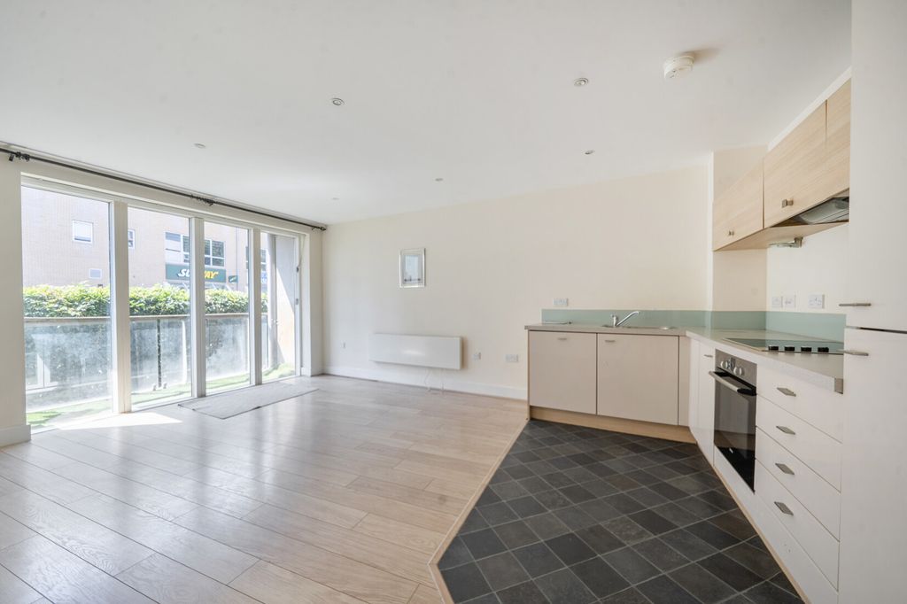 Property photo 2 of 16 Reception/Kitchen