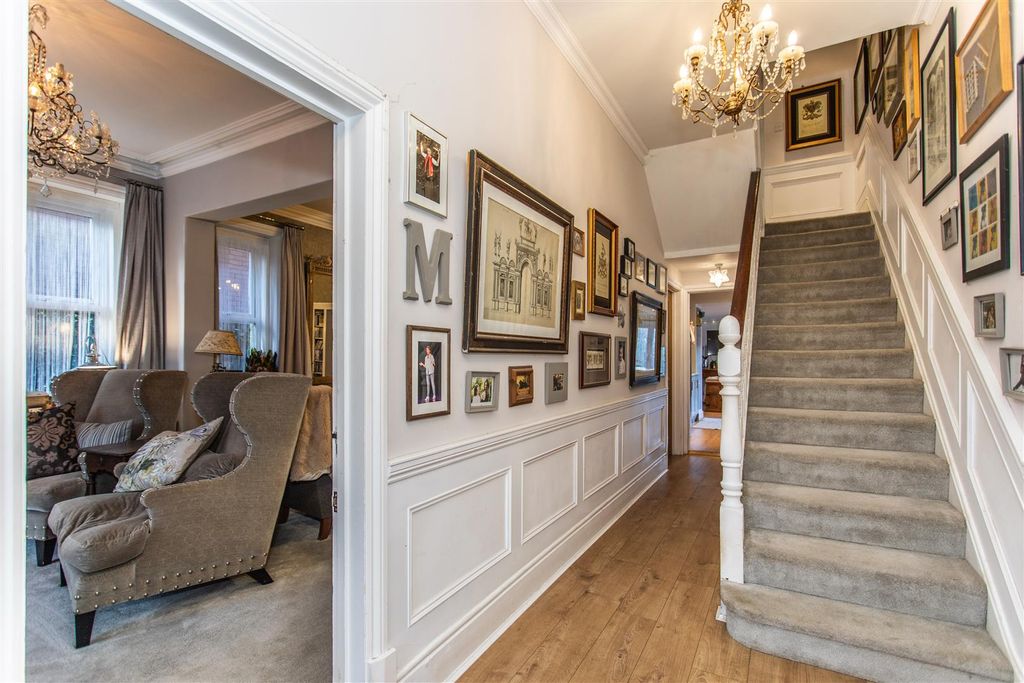 Property photo 2 of 38 33 London Road31.Jpg