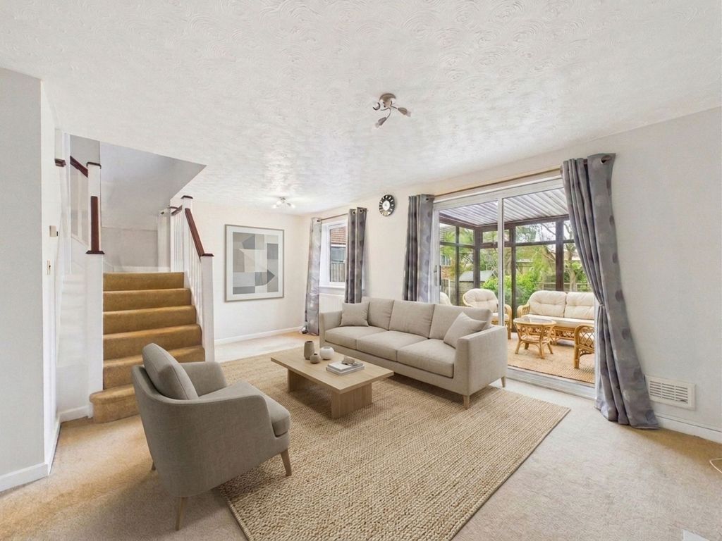 Property photo 2 of 17 Lounge (Virtually Furnished)