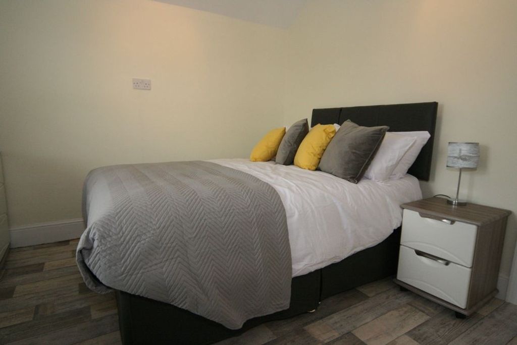 Property photo 1 of 6 Photo 7