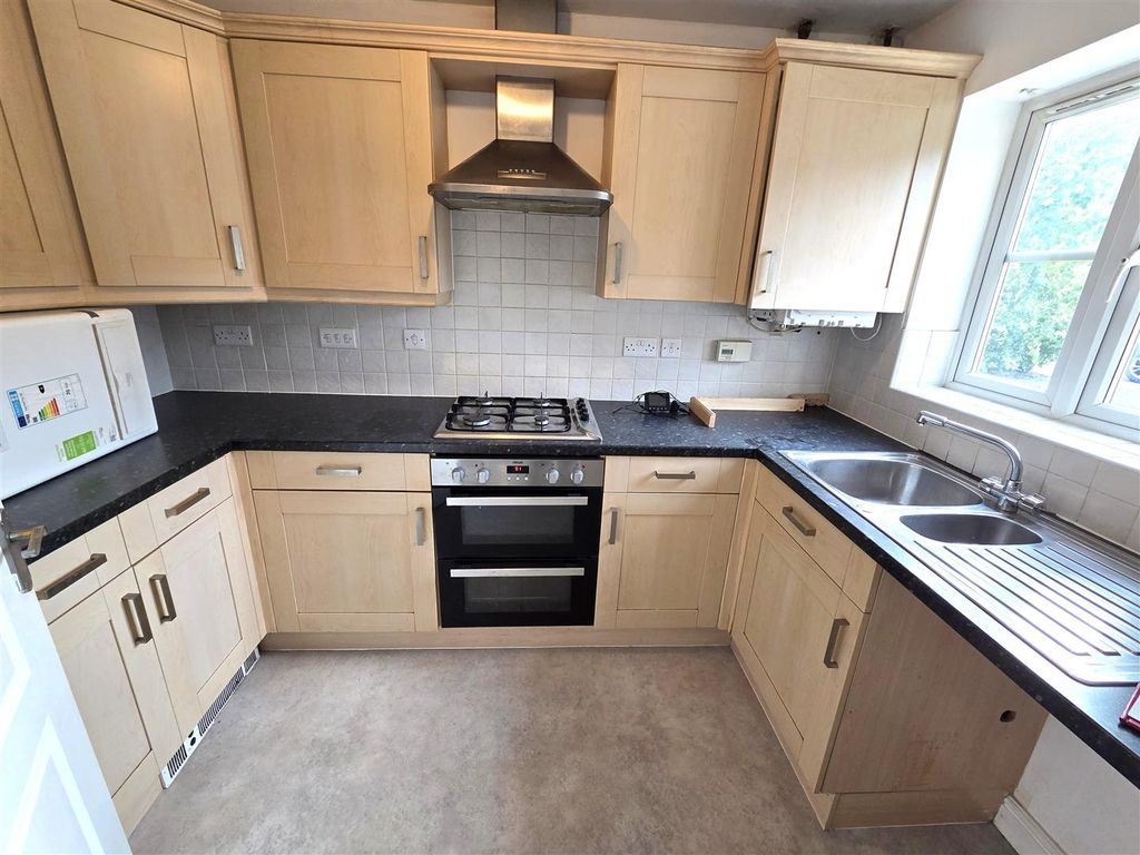 Property photo 2 of 12 20251007_120421.Jpg