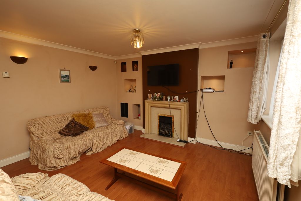 Property photo 3 of 17 Image 2