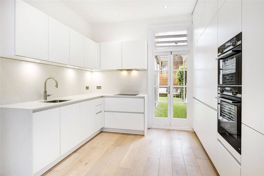 Property photo 2 of 16 Kitchen