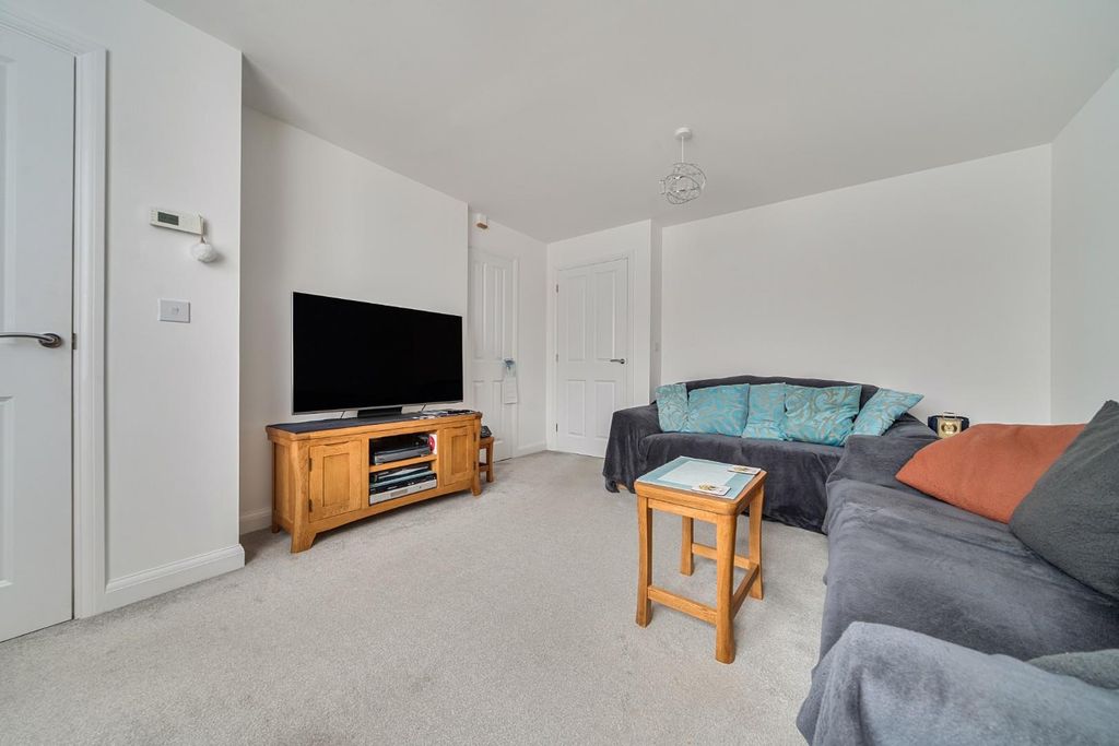 Property photo 2 of 19 1370222-10-68F6122Ab1F1A.Jpg