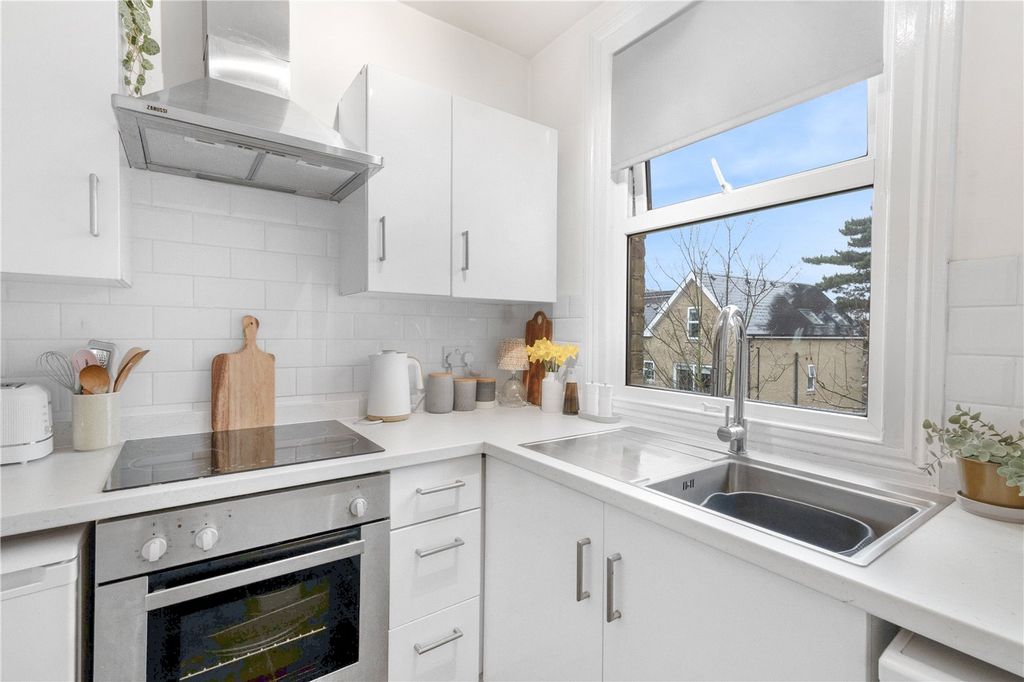 Property photo 3 of 6 Kitchen