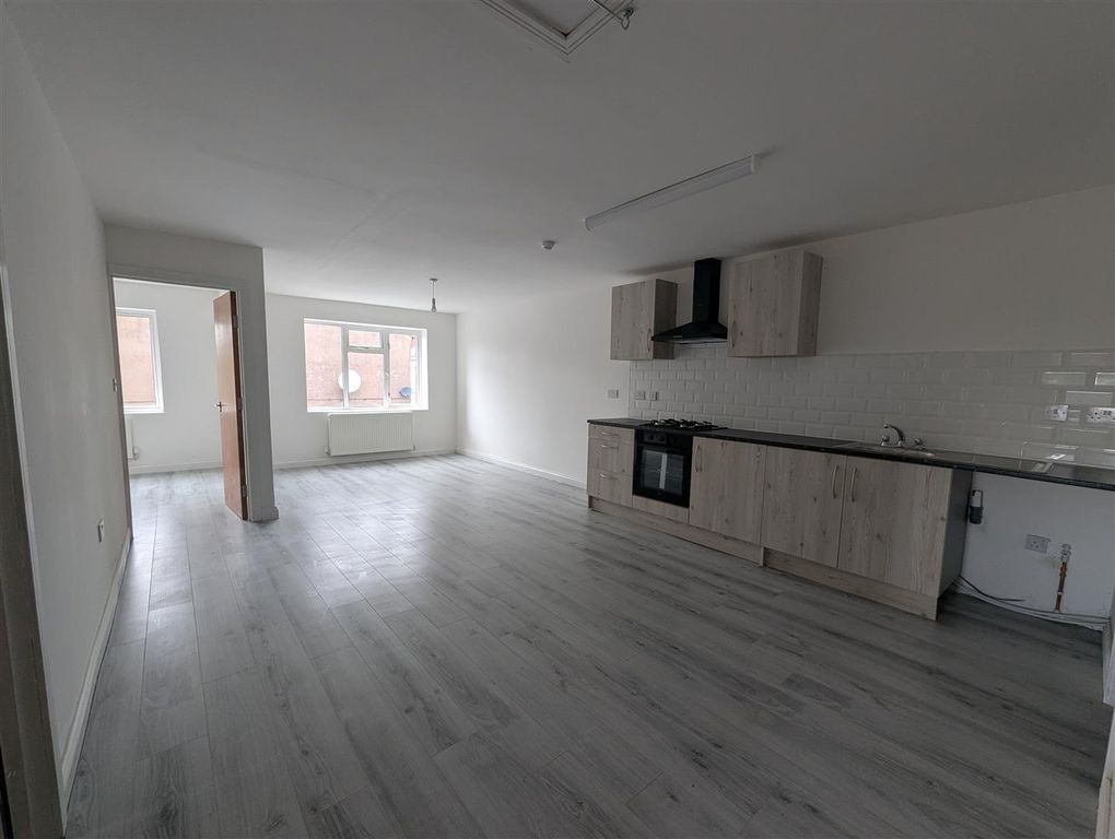 Property photo 1 of 6 1000446378.Jpg