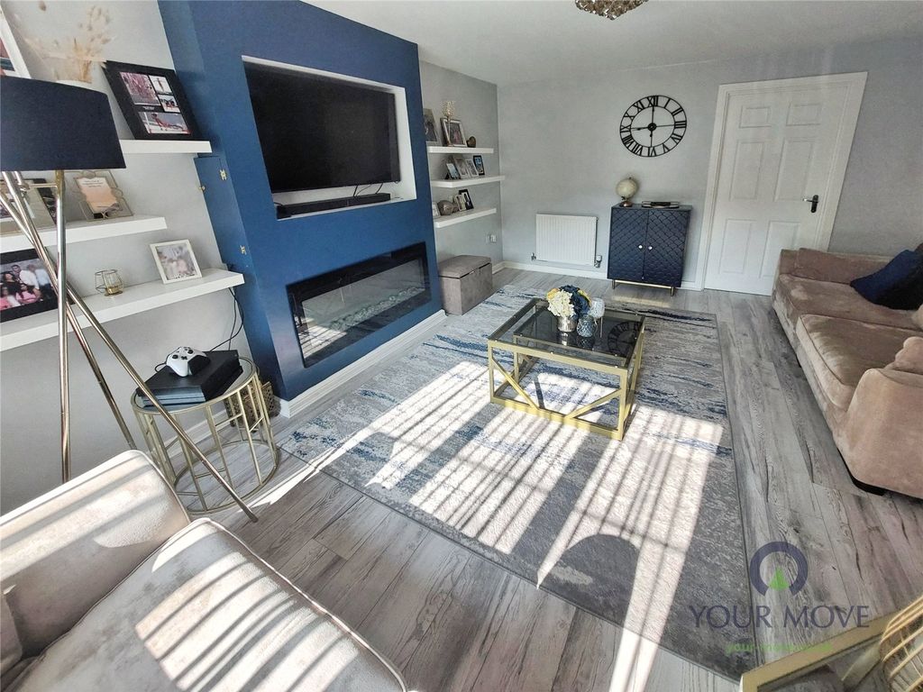 Property photo 2 of 17 Lounge