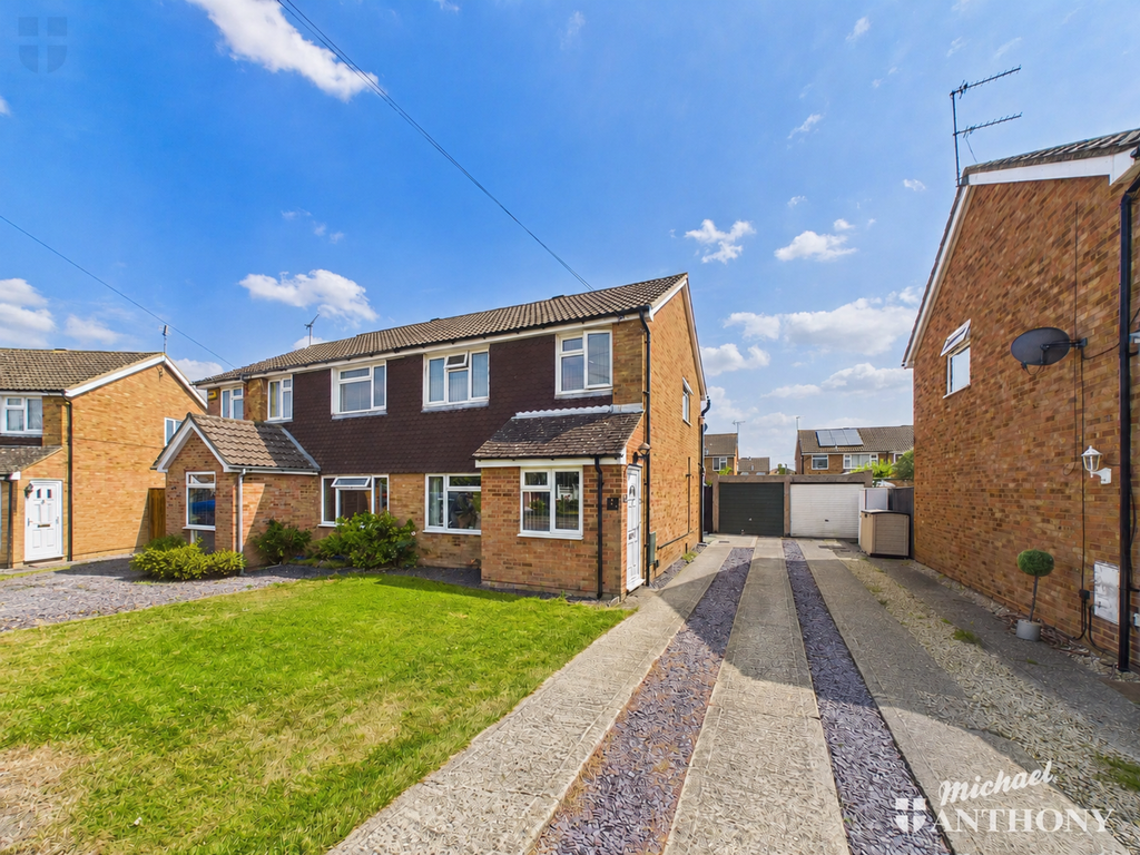 Property photo 1 of 12 7911A67F-25Bd-425c-A4ce-Fa975453F2B7