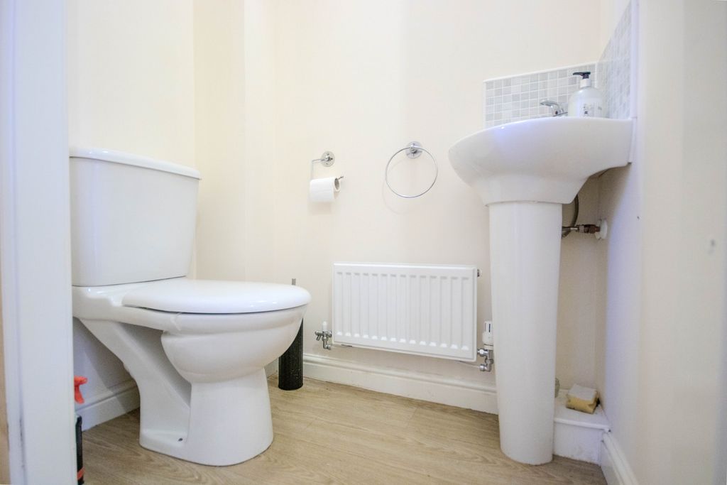 Property photo 3 of 20