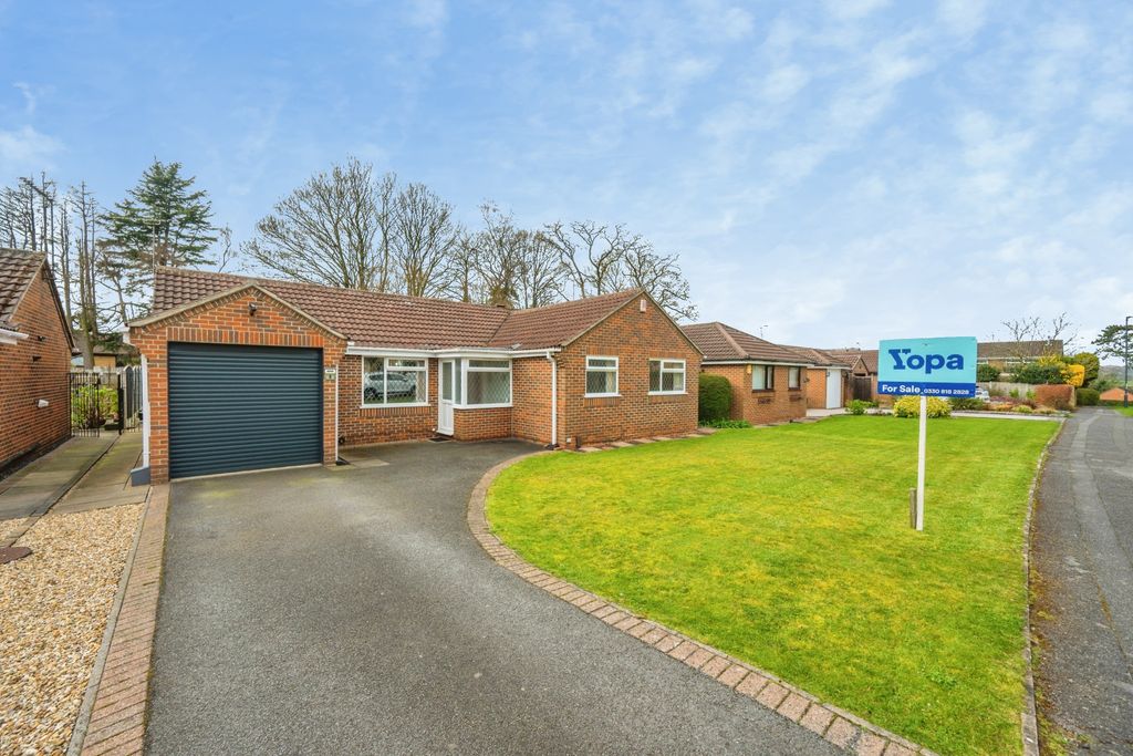 Property photo 1 of 20 Front