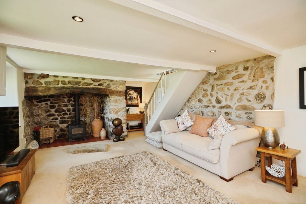 Property photo 2 of 33 Pbox-Img.Jpg