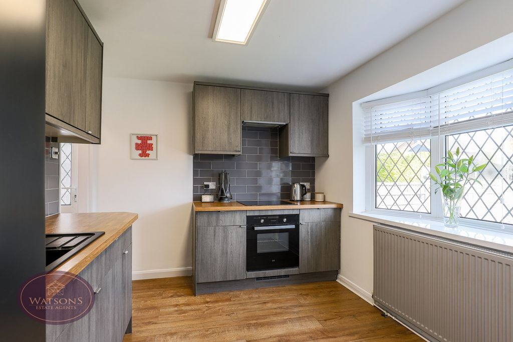 Property photo 3 of 27