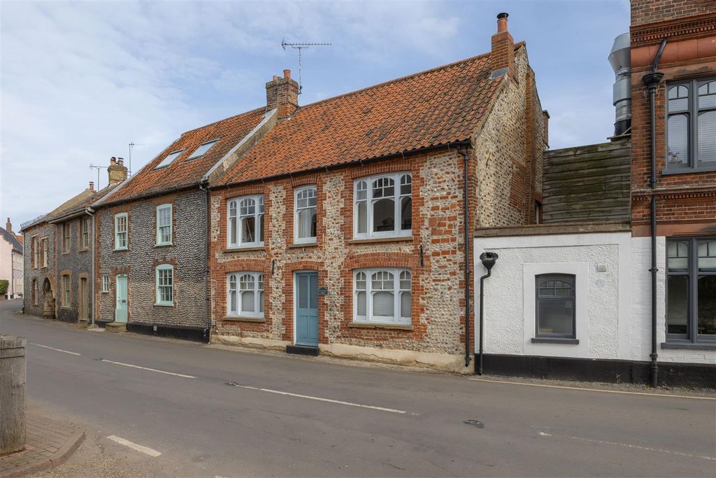 Property photo 2 of 12