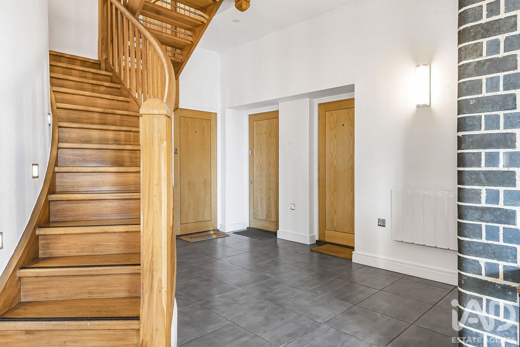 Property photo 3 of 29