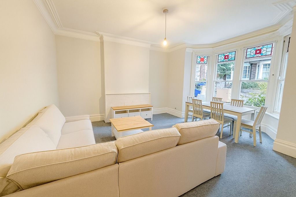 Property photo 3 of 4